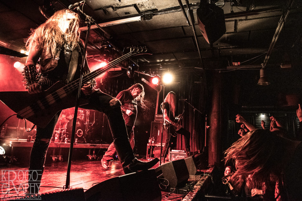 Ajattara piti yleisön otteessaan JKL Metal Festivalin pääesiintyjänä .