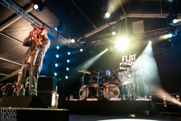 Flat Earth Ilosaarirockissa 2018