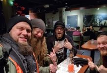 Jyväskyläläinen punk-yhtye Saatanan kojootti on julkaissut singlen nimeltään ”Tolokummies” Kuva: Saatanan kojootti