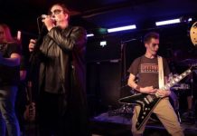 Between Crossroadsin ja Skullrodin livestreamkeikat katsottavissa