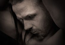 Aquilus julkaisi ensimmäisen singlen ja musiikkivideon tulevalta levyltään