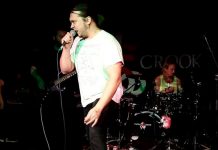 Audiolashin livevideo Rage Against The Machinen “Bombtrack”-kappaleesta katsottavissa