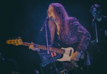 Jarkko Ahola lähtee kymmenvuotisjuhlakiertueelle ja julkaisee uutta musiikkia