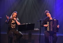 Kauniin akustisia harmonioita: Timo Kotipelto & Netta Skog @Möysän Musaklubi, Lahti 9.2.2023.