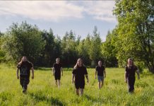 Sotureiden uusi single ”Tanssiin murhaajan” ottaa kantaa vallalla olevaan maailmantilanteeseen ja ennustelee uutta albumia