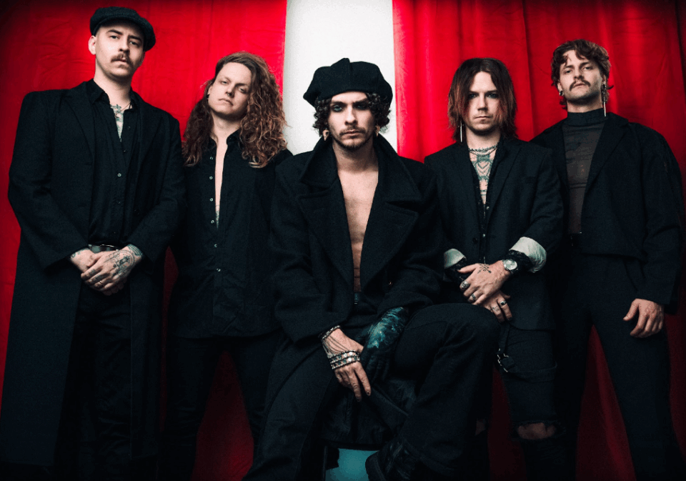 St. Aurora julkaisi ensimmäisen singlen tulevalta debyyttialbumiltaan – ”Happy House” käsittelee työelämän synkkää puolta