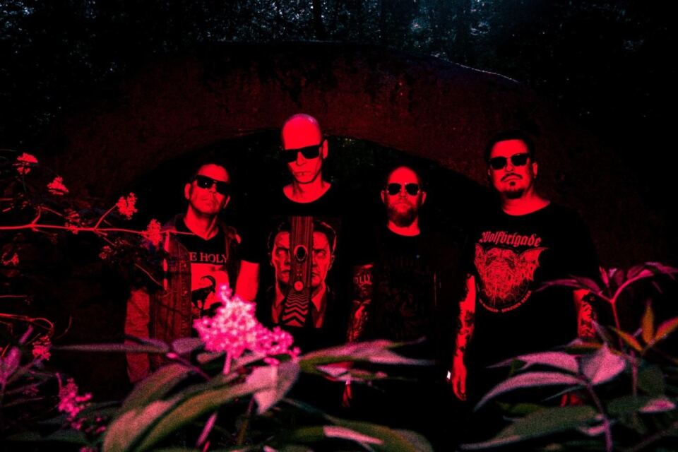 Tacoma Rain julkaisi uuden videon “Nothing” – “Vampyyri iltatohveleissa ja torahammaspesulla”