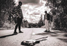 Porilainen rock-duo Unnamed Feeling julkaisi tulevan debyyttialbumin nimikkokappaleen, joka kertoo ikuisesta ymmärryksen puutteesta ja halustamme löytää rauhaa rakkaudessa.