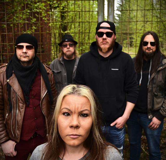 Jorma Mattila & Ulkopuoliset julkaisi debyyttilevynsä viimeisen singlen